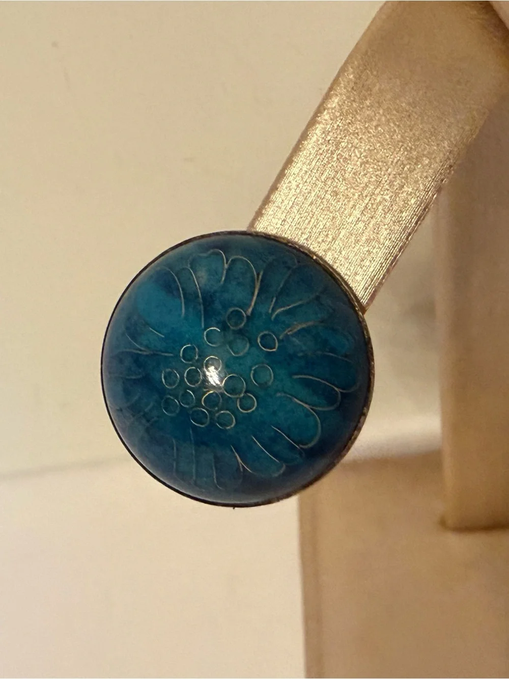 VINTAGE STERLING SILVER SCREWBACK EARRINGS MISMATCH PAIR BLUE DOME SILVER INLAY